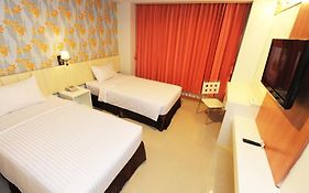 โรงแรมประตูน้ำ (sha Extra Plus) 3*